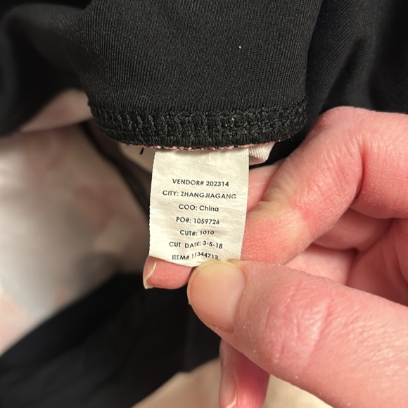 Disney The Incredibles Capri Leggings Size 2X - Picture 7 of 7